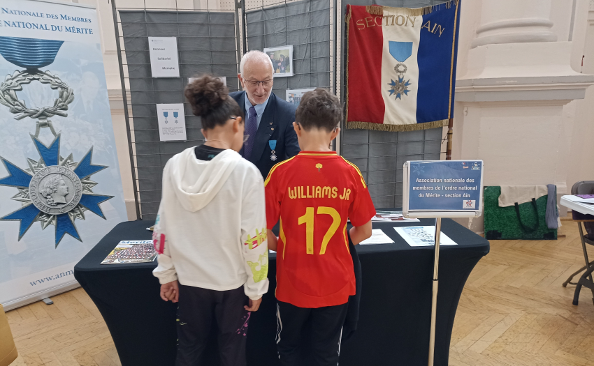 Le vice-président Ignace Di Filippo en action sur le stand de l’ONM